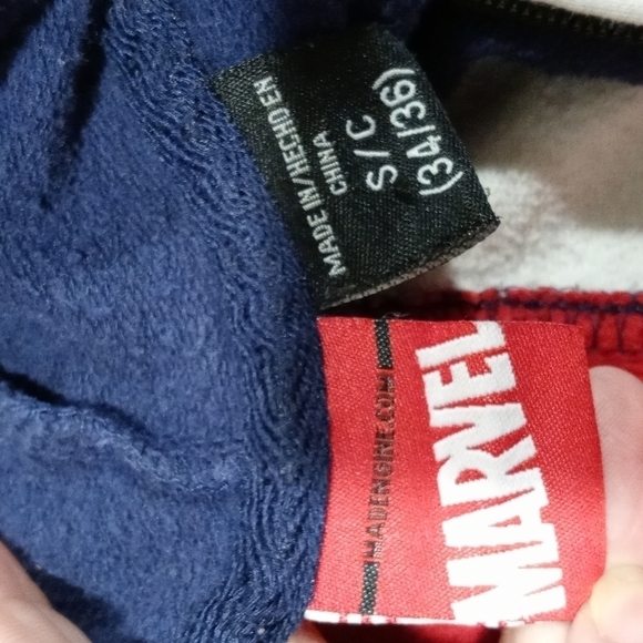 Marvel Captain America hoodie size small - Picture 7 of 7